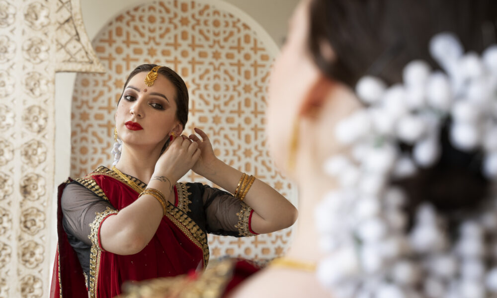 how-does-bridal-jewellery-canada-blend-cultural-heritage-with-modern-elegance-for-today’s-brides?